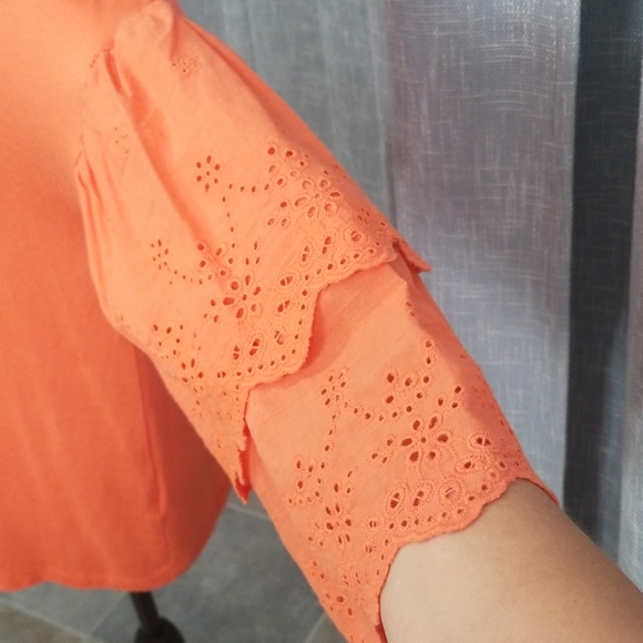 Beautiful Eyelet bell sleeves pullover NWT - Picture 2 of 5